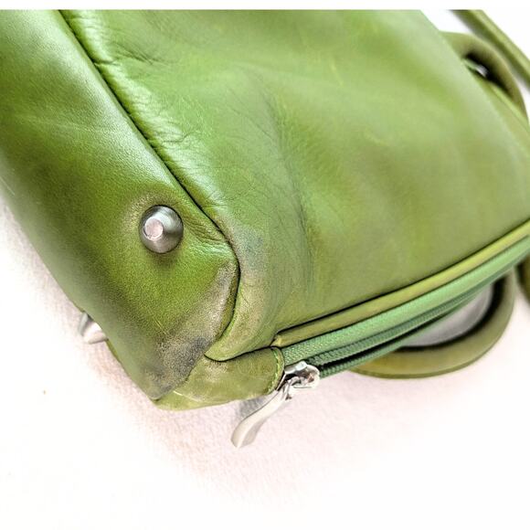 Osgoode Marley Vibrant Green Leather Laptop / Shoulder Bag - Picture 7 of 9